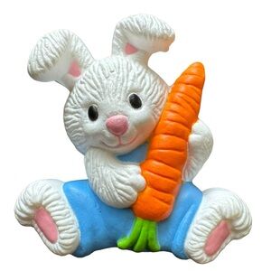Cute Vintage Gibson‎ Greetings Easter Bunny Pin Rabbit Brooch Carrot
